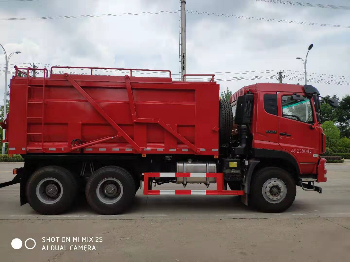 驕陽(yáng)似火、成龍威再創(chuàng)輝煌